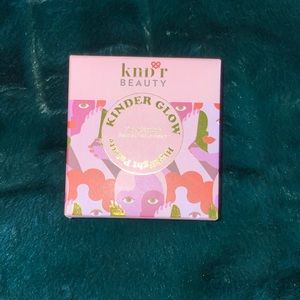 Kndr highlight palette